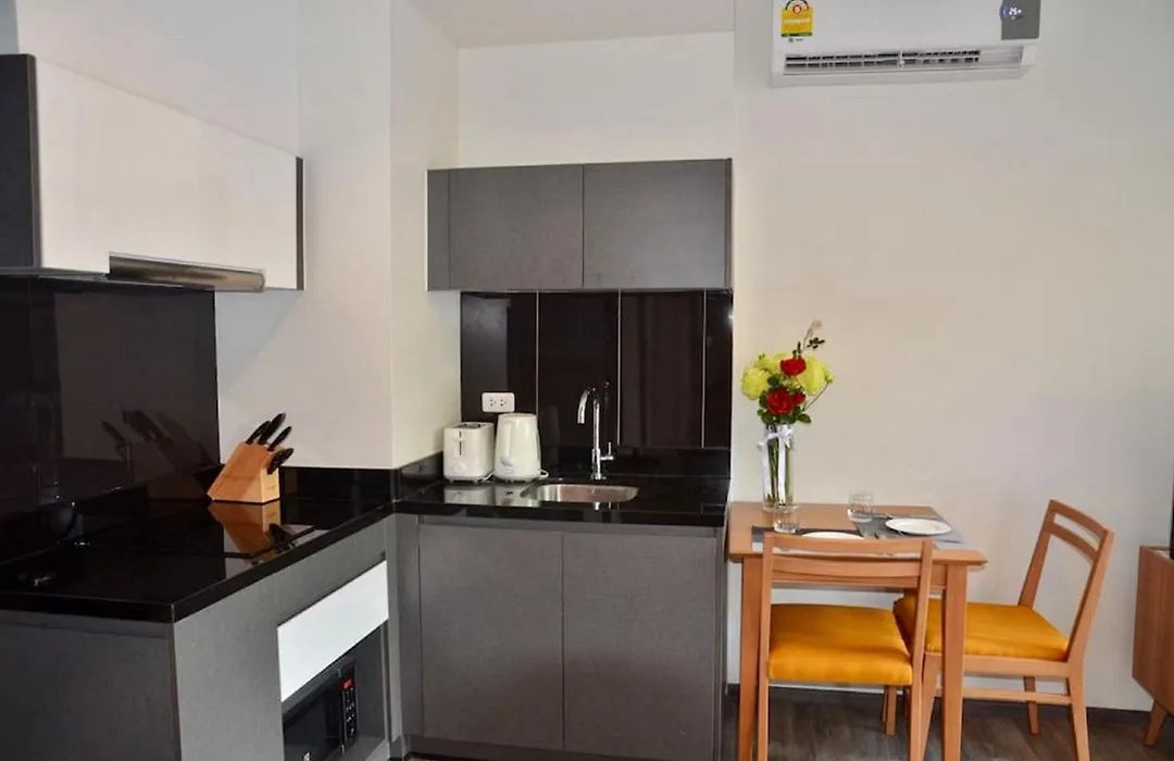 The Deck Patong 5 Star Apartment 巴东the Deck无边际海景泳池酒店-1