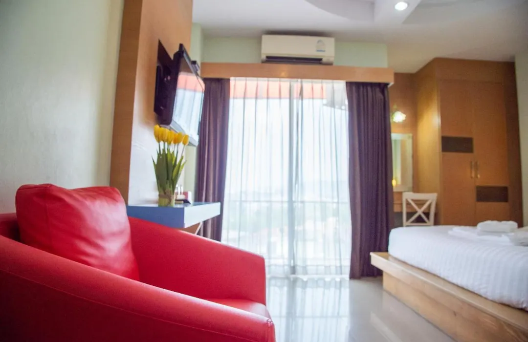 Patong Eyes-1