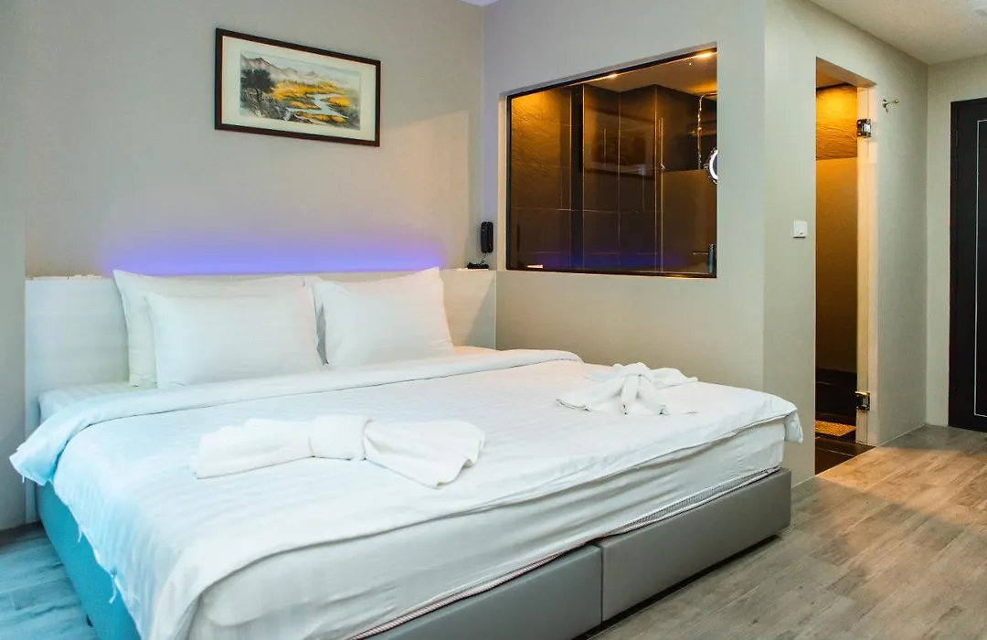 Triple L Hotel Patong Beach-1
