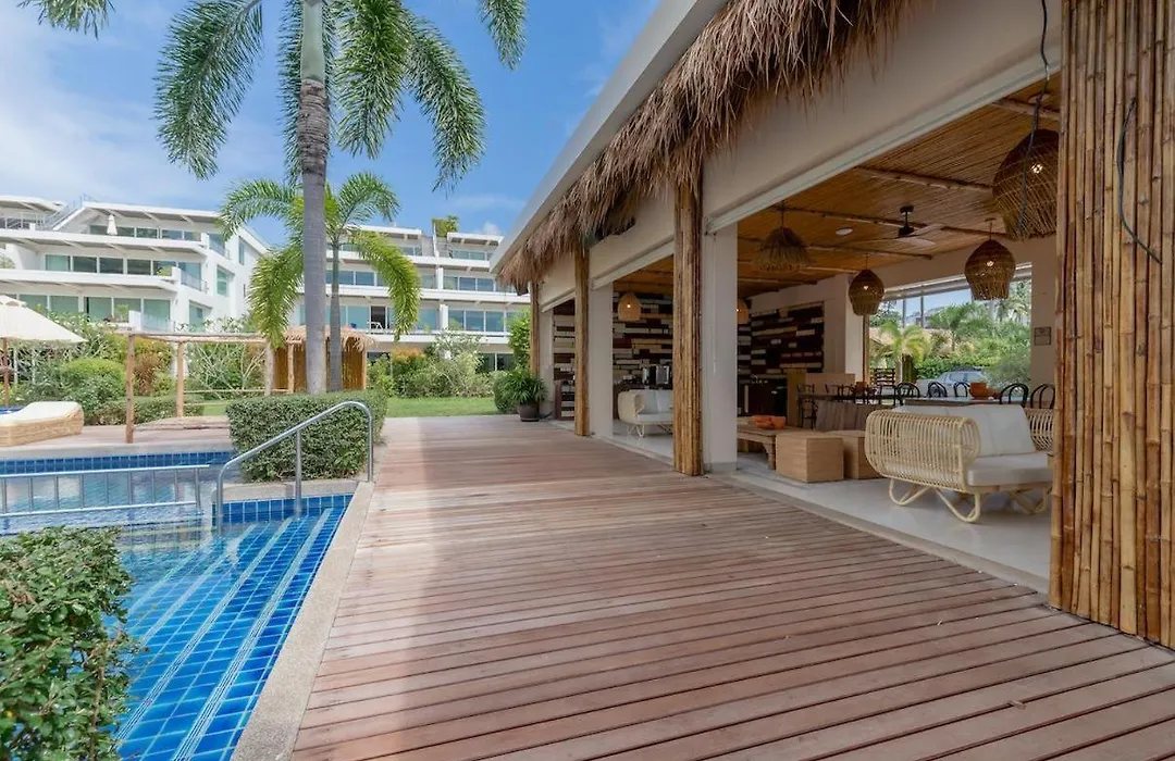 Poppy Beachfront Residence-1