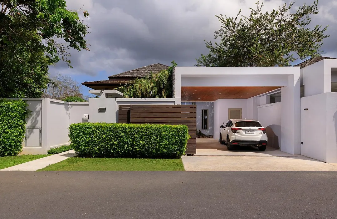 Luxury Villa With Pool And Garden - Bl #93-1