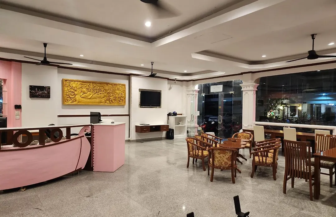Hollywood Inn Love Patong-1