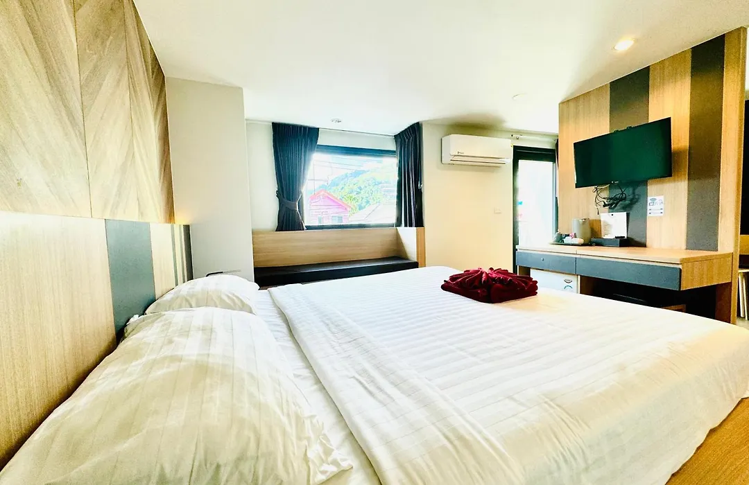 Room Actually-1