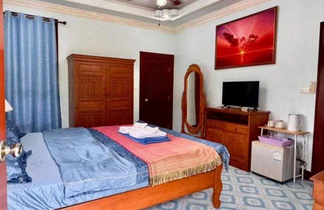 Majestic Villas Guesthouse Phuket.-1