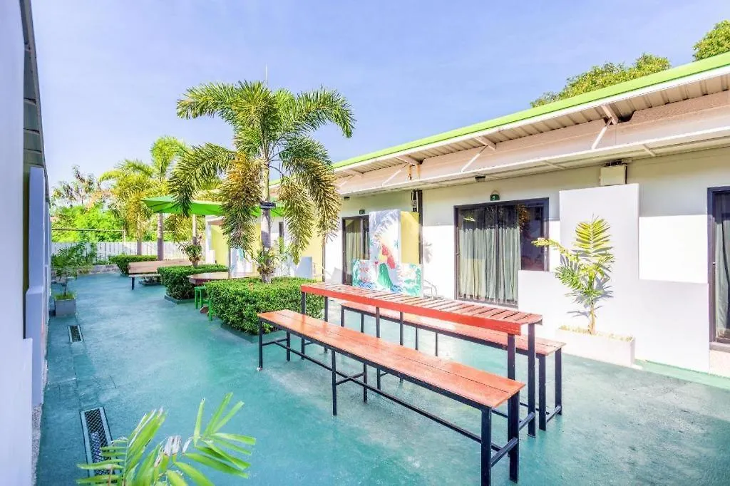 Oyo 450 Rawai Studios Resort-1