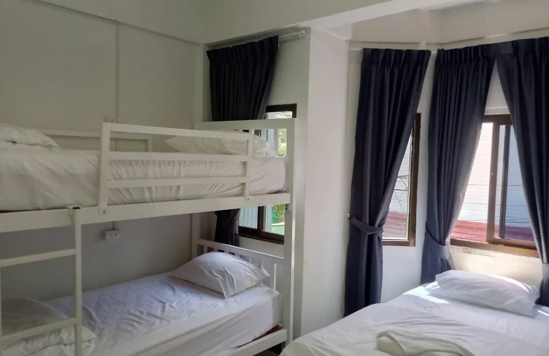 Montana Hotel & Hostel Phuket-1