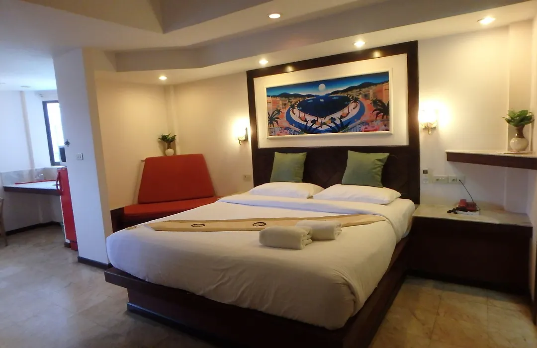 Paradise Inn-1