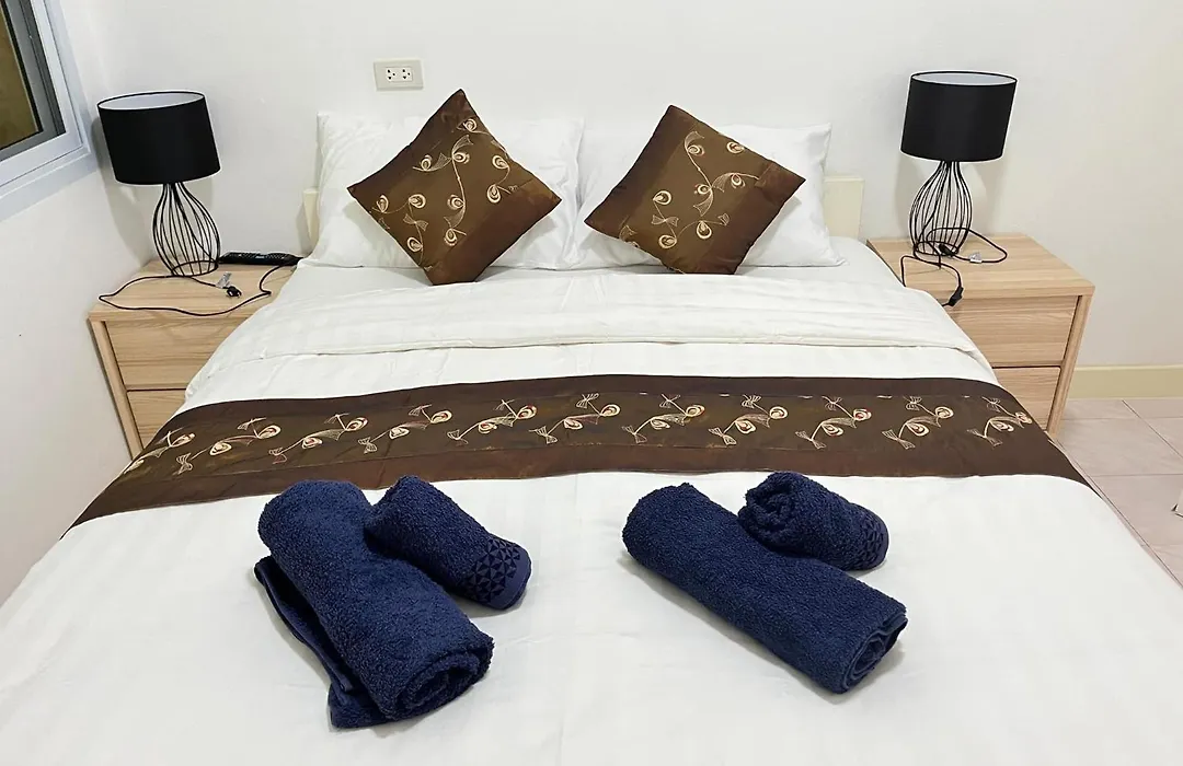 Elephant Sports Bar And Accommodation-1