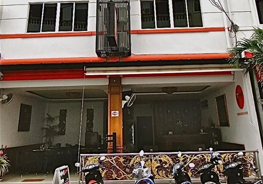 Oyo 126 Patong Station House-1