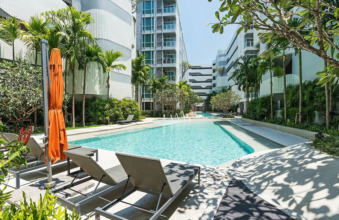 Favstay - The Base Downtown Phuket-1