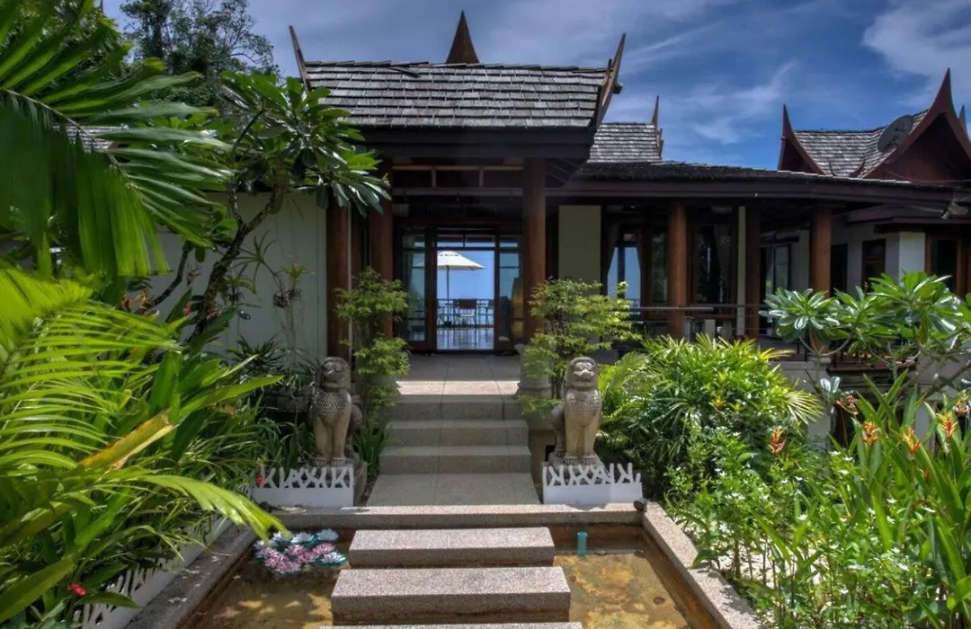 Luxury 4 Bedrooms Villa With Seaview Infinity Pool Overlooking Surin Beach-1
