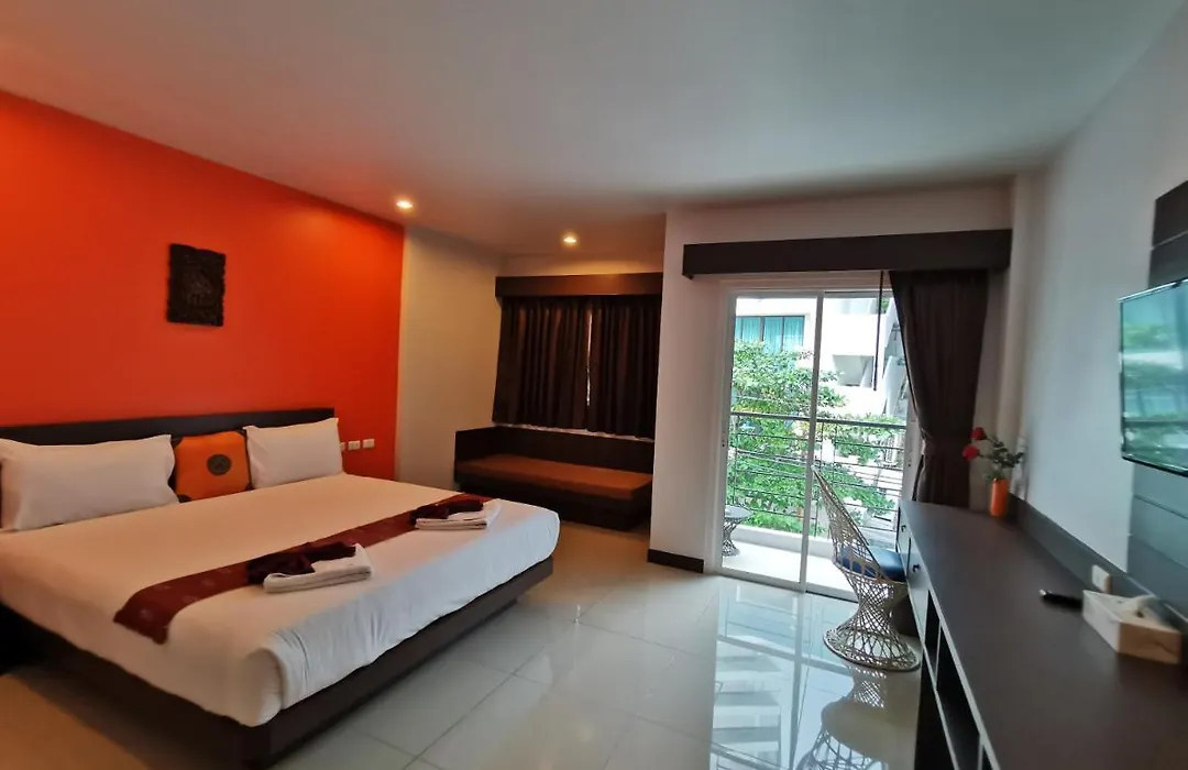 Chollada Inn Kamala-1