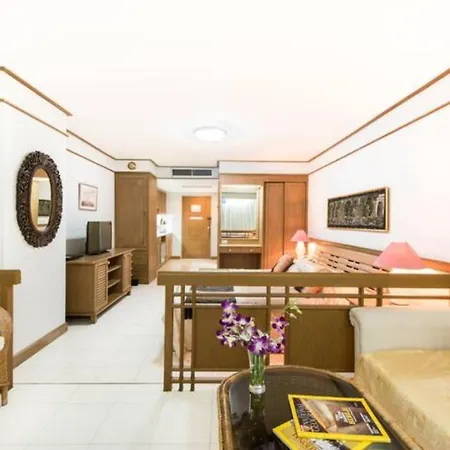 Deluxe Sea View Condominium-2
