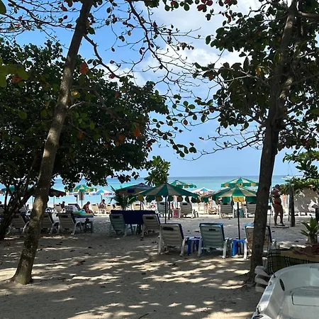 Best One Guesthouse A1 Nai Yang Beach-2