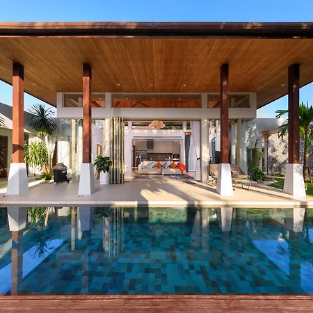 Luxury Villa With Pool And Garden - Bl #93-3
