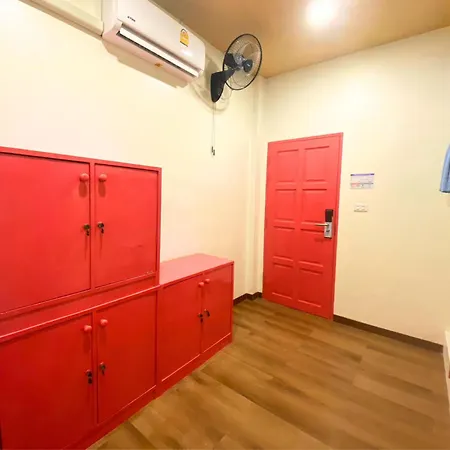 Sleepy Station Hostel-3