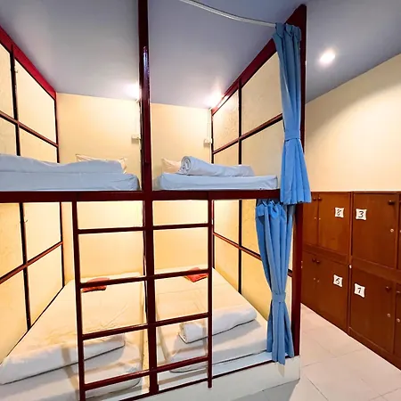 Sleepy Station Hostel-2