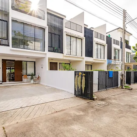 Lp 65-57 Spacious Holiday Home Close To The Beach-3