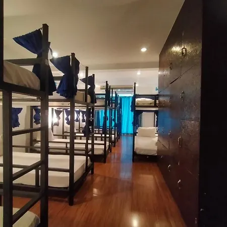 Popeyes Hostel Patong-2