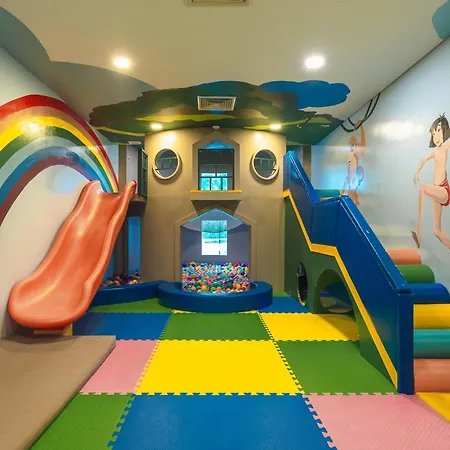 Splash Beach Resort Phuket, Family-Friendly Beachfront Resort-3