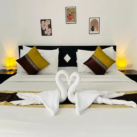 Hotel Baya Phuket - Rooftop Pool, Next To Food Market & Steps To Beach-3