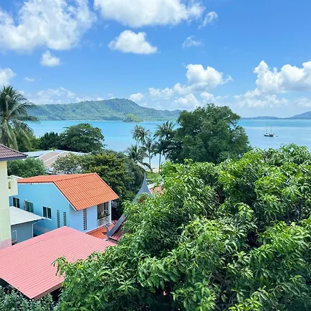 Sea Dreamer Beachfront Apartments-3