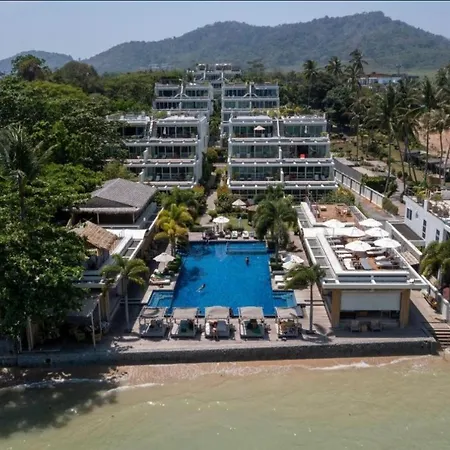 Poppy Beachfront Residence-2