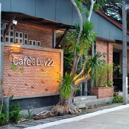Cafe'@Luv22-2