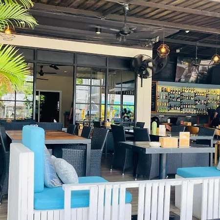 Breakers Hotel Rawai-2