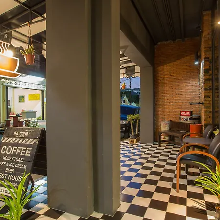 Na Siam Guesthouse-3