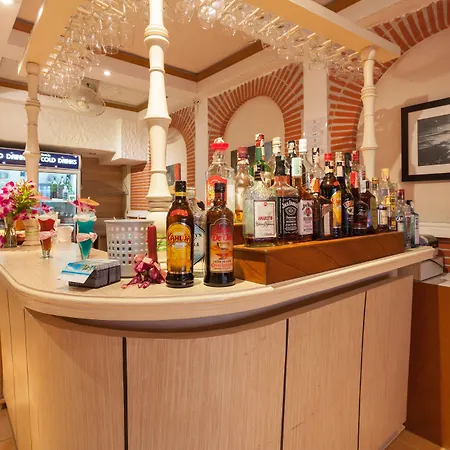 Karon Sunshine Guesthouse & Bar-3