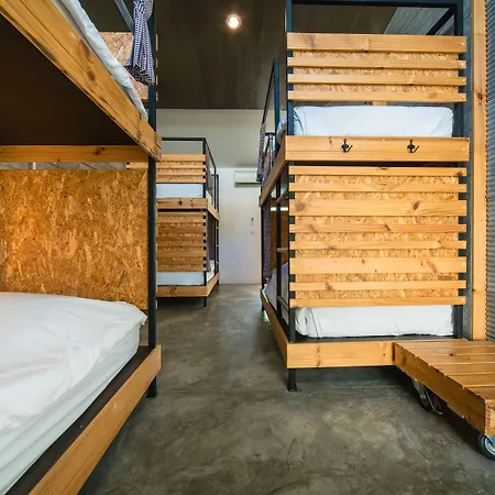 Chillhub Hostel Phuket-3