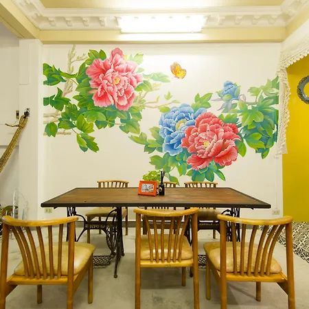 The Neighbors Hostel (Adults Only)-3