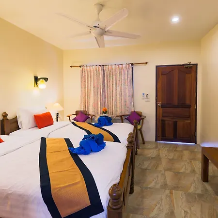 Batic House By Sharaya Hotel-3