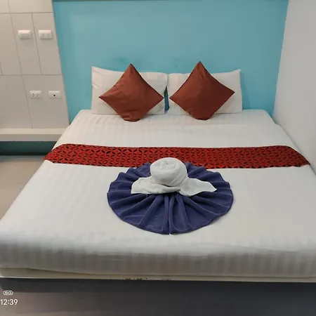 Hotel The Journey Patong New-2
