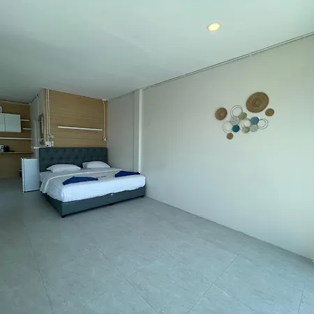 Naiharn On The Rock Resort Phuket-3