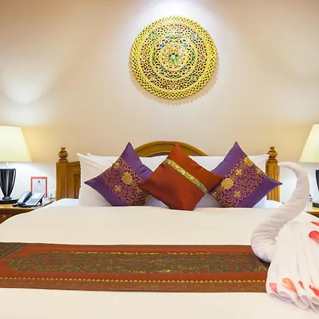 Royal Phawadee Village Patong - 2 Minutes Walk To The Beach-2
