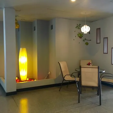 Summer Hotel-3