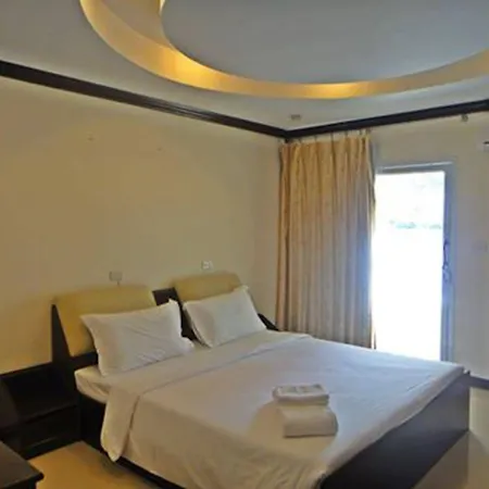 Safe House Hostel Patong-3