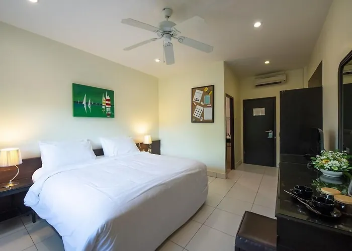 Hangout Phuket By Kly Patong