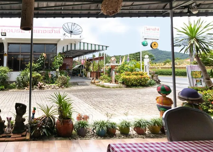 Hotel Oyo 1154 Naiyang House Nai Yang Beach