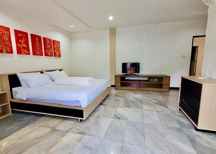 Private Sunshine Villa And Diving School . Phuket
