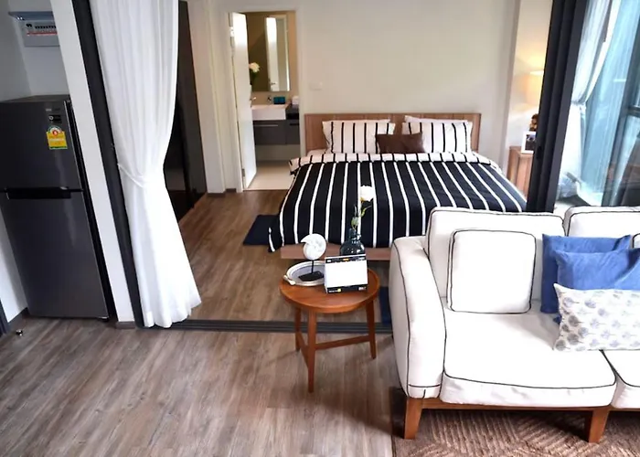 The Deck Patong 5 Star Apartment 巴东the Deck无边际海景泳池酒店