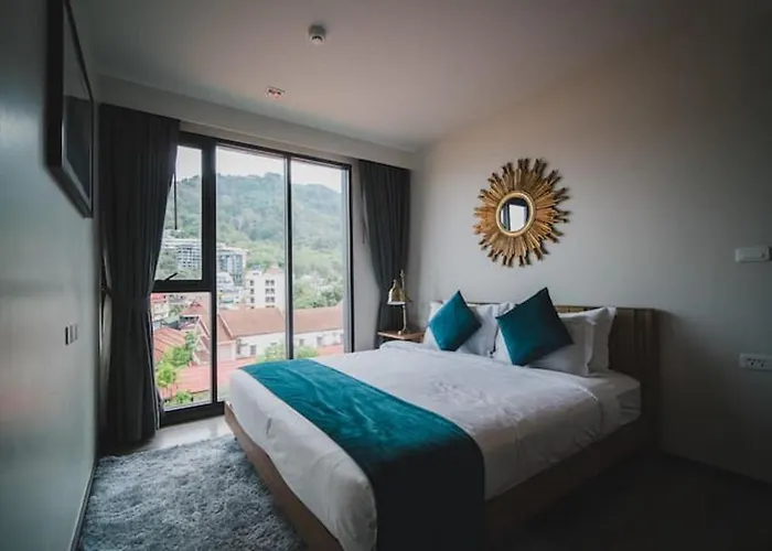 The Deck Patong 5 Star Apartment 巴东the Deck无边际海景泳池酒店