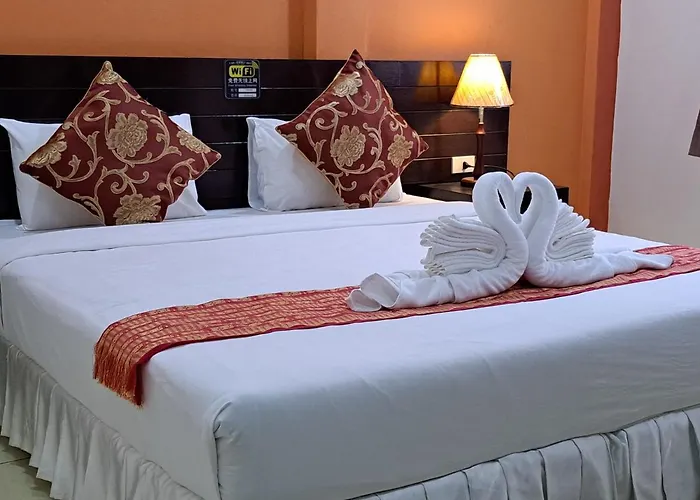 Lily Holiday Hotel 百合假日酒店 Patong