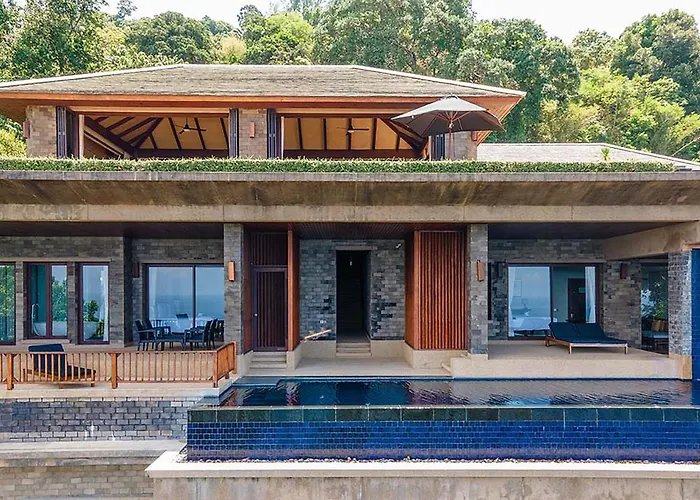 Kamala Beach hotels near Ban Rim Pha