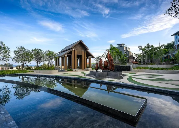 Luxury Sea View Apartment At Mida Grande Surin Beach  acceptant les animaux