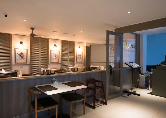 Hotels in de buurt van Watervan val Kathu