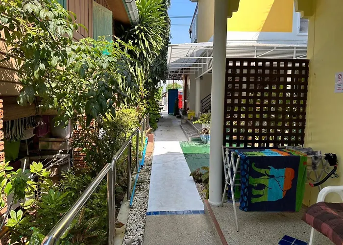 Best One Guesthouse A1 Nai Yang Beach