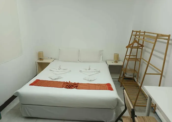 Holiday House Kata & Karon Phuket Hotel